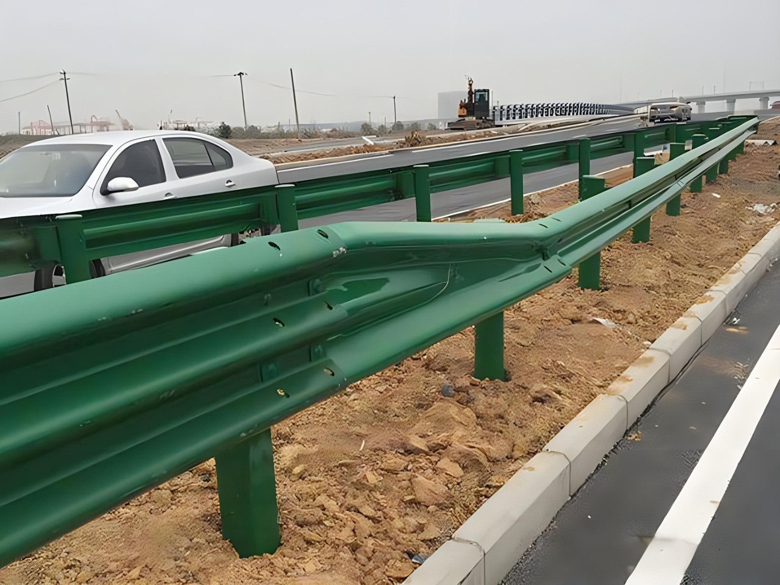 七台河高速波形护栏板日常维护方案确保道路安全新举措
