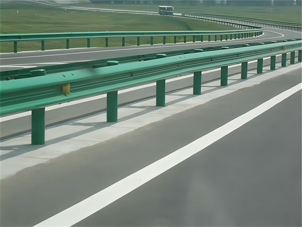 七台河高速护栏板守护安全广泛应用于多个行业