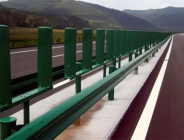 七台河三波护栏板在高速公路的应用